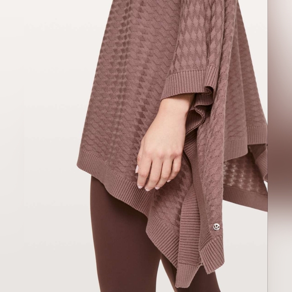 Lululemon Retails Divinity Poncho Woven, Color Spanish Oak Sz OS - Picture 3 of 11